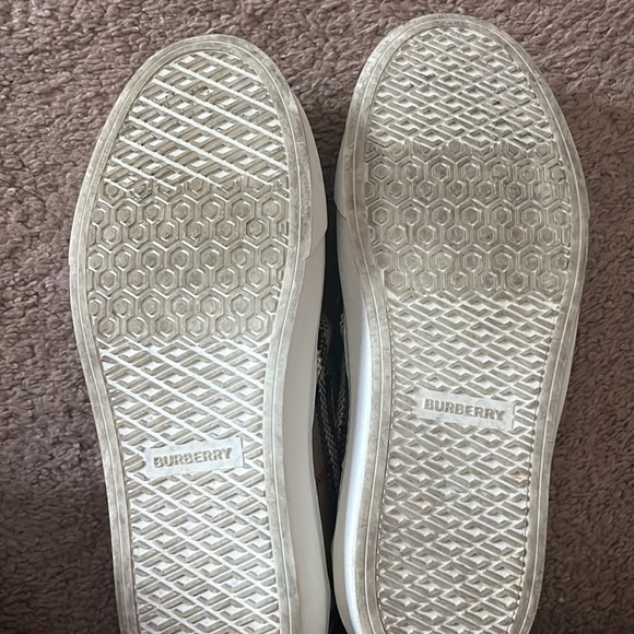Burberry slip on sneakers gently worn with really no wear and tear - Picture 7 of 7